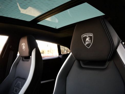 Used 2025 Lamborghini Urus SE image 20