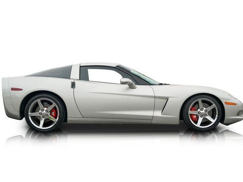 Used 2007 Chevrolet Corvette Coupe w/ Preferred Equipment Group image 2