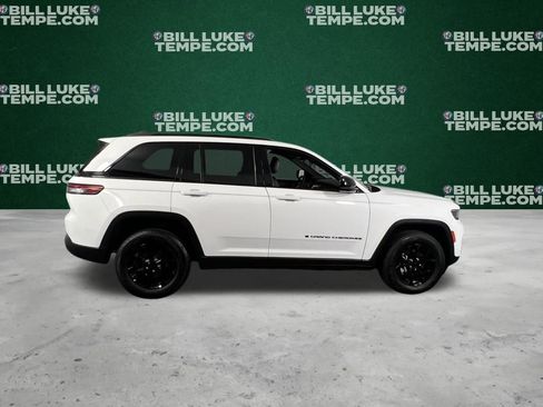 Used 2023 Jeep Grand Cherokee Altitude image 6