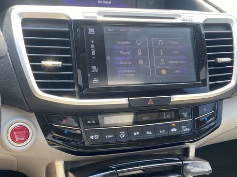 Used 2016 Honda Accord Touring image 20