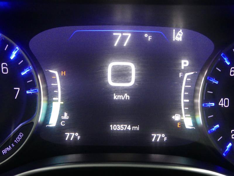 Used 2017 Chrysler Pacifica Limited w/ UConnect Theater Package FWD image 33