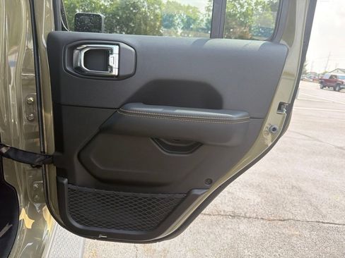 Used 2025 Jeep Gladiator Sport AWD/4WD image 22