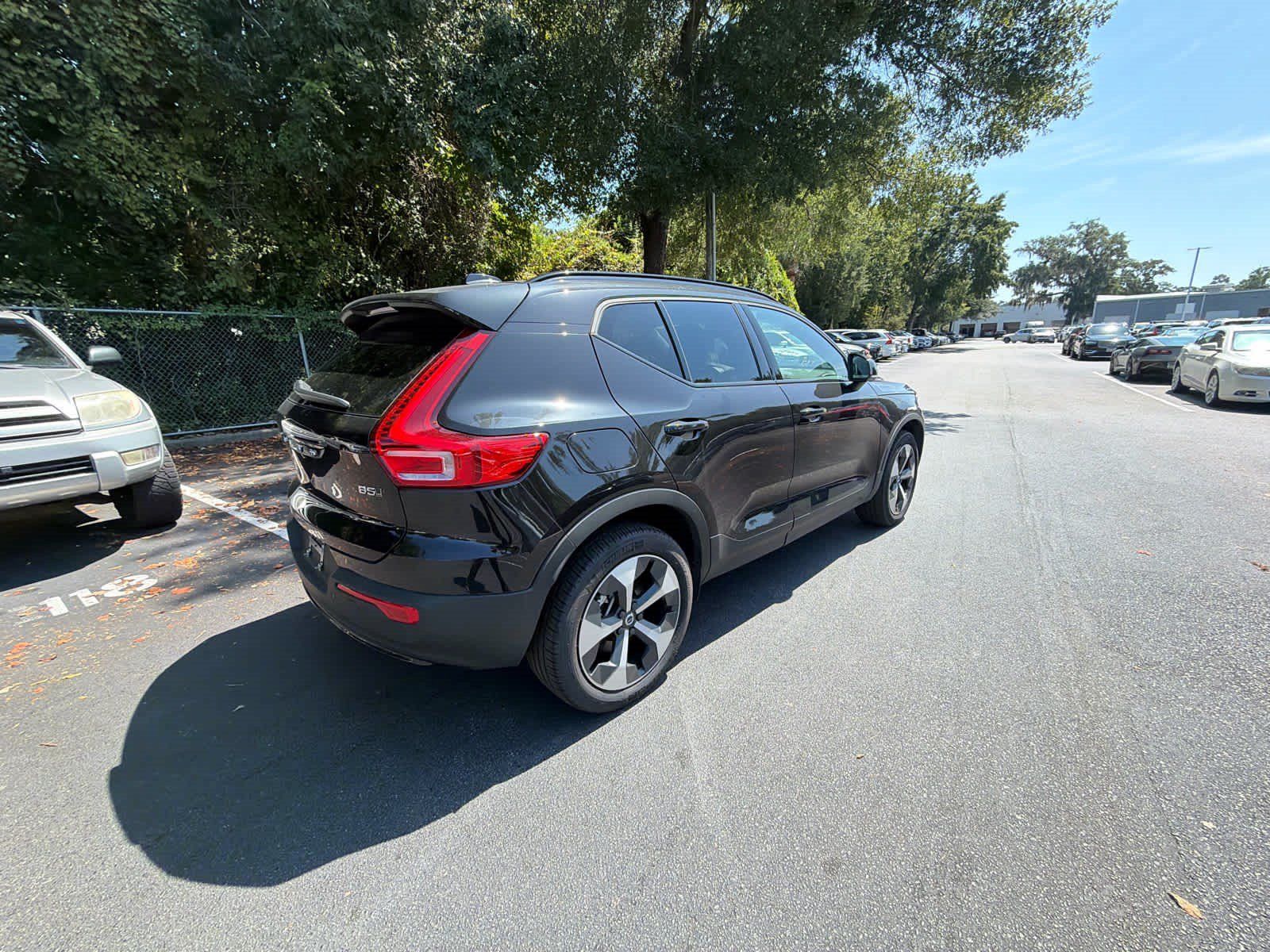 Certified 2026 Volvo XC40 B5 Plus AWD/4WD image 15