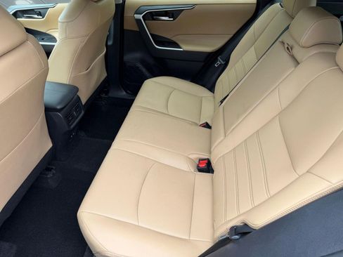 Used 2020 Toyota RAV4 XLE Premium AWD/4WD image 25