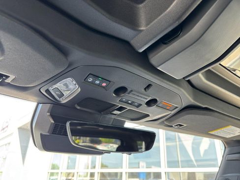 Used 2025 GMC Hummer EV 2X AWD/4WD image 30