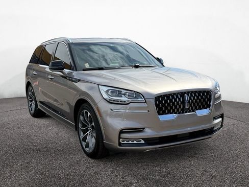 Used 2021 Lincoln Aviator Grand Touring w/ Equipment Group 302A AWD/4WD image 7