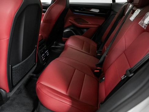 New 2026 Porsche Macan Electric RWD image 33