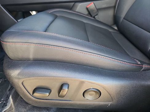Used 2024 Chevrolet Traverse Z71 w/ Enhanced Driving Package AWD/4WD image 31