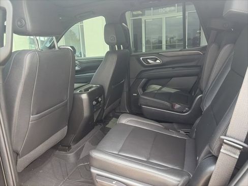 Used 2022 Chevrolet Tahoe Z71 w/ Luxury Package AWD/4WD image 10