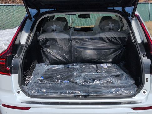 New 2026 Volvo XC60 B5 Ultra w/ Protection Package Premier image 21