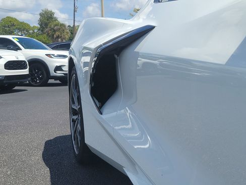 Used 2024 Chevrolet Corvette Stingray Premium Cpe w/ Z51 Performance Package image 9