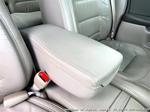 Used 2001 Cadillac De Ville w/ Comfort/Convenience Pkg image 34