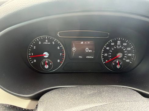 Used 2017 Kia Sorento AWD image 9