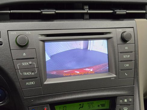 Used 2015 Toyota Prius Two image 19