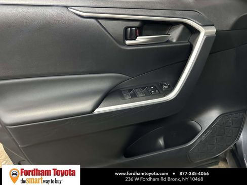 Used 2025 Toyota RAV4 XLE image 18