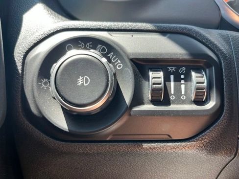 Used 2018 Jeep Wrangler Unlimited Sport S AWD/4WD image 39