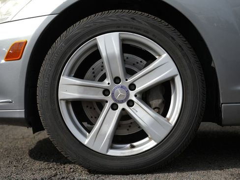Used 2011 Mercedes-Benz S 550 4MATIC image 11