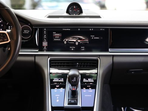 Used 2018 Porsche Panamera 4 AWD/4WD image 44