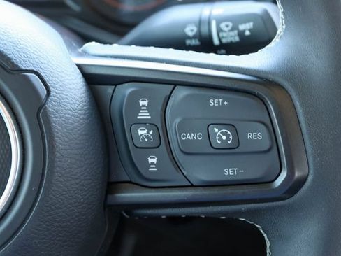Used 2025 Jeep Gladiator Rubicon AWD/4WD image 29
