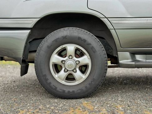 Used 2000 Toyota Land Cruiser AWD/4WD image 38