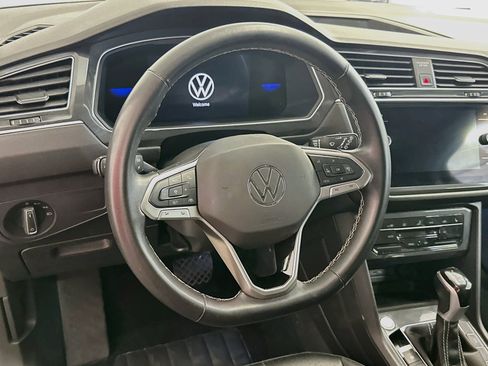 Used 2024 Volkswagen Tiguan SE AWD/4WD image 18