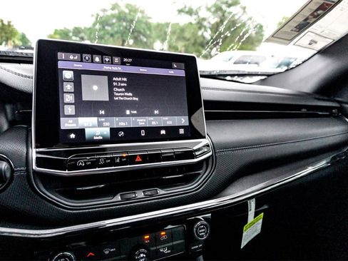 New 2026 Jeep Compass Latitude image 14