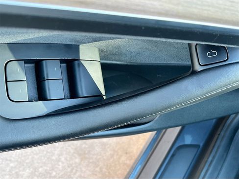 Used 2023 Tesla Model 3 Standard Range image 16