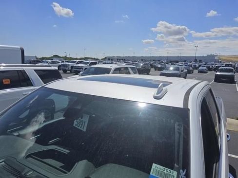 Used 2021 GMC Sierra 1500 Denali w/ Denali Ultimate Package AWD/4WD image 3