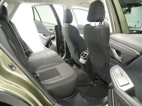 Used 2025 Subaru Outback Premium image 27