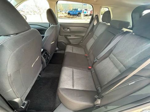 Used 2024 Nissan Rogue SV image 24