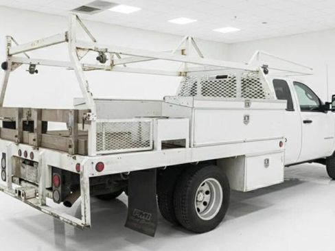 Used 2008 Chevrolet Silverado 3500 W/T image 2