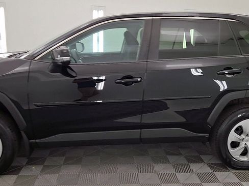 Certified 2023 Toyota RAV4 LE FWD image 9