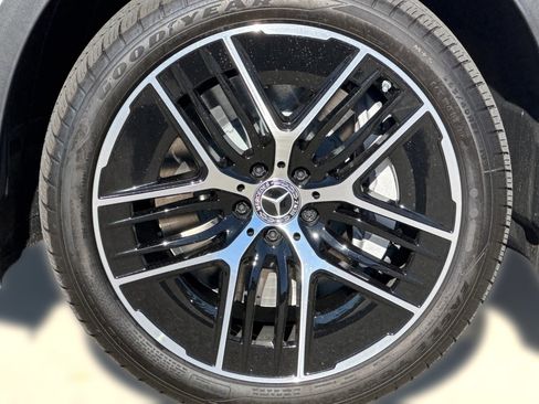 New 2026 Mercedes-Benz EQE 320 4MATIC SUV image 12