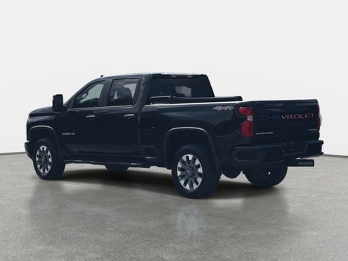 Used 2024 Chevrolet Silverado 2500 Custom w/ Custom Value Package AWD/4WD image 4