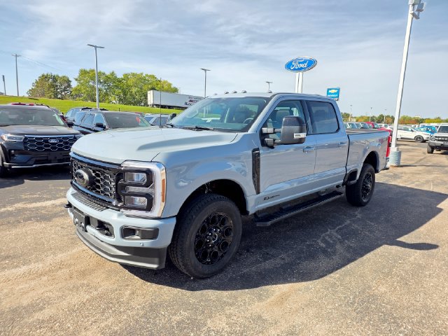 Used 2026 Ford F350 Lariat w/ Black Appearance Package AWD/4WD image 3