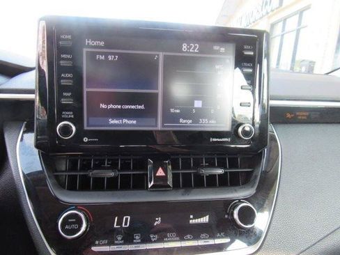 Used 2022 Toyota Corolla LE FWD image 26