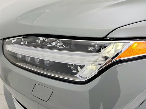 New 2025 Volvo XC90 B6 Plus w/ Protection Package Premier image 18