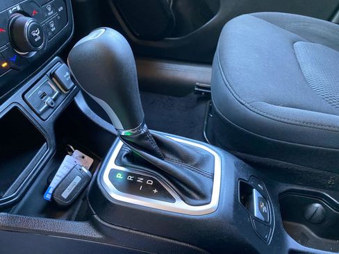 Used 2018 Jeep Renegade Altitude w/ Popular Equipment Group image 51