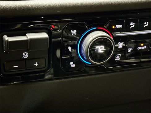 Used 2024 Chevrolet Silverado 1500 High Country w/ Technology Package image 21