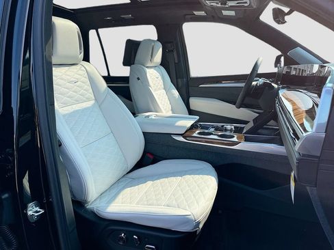 New 2026 Cadillac Escalade Platinum Sport w/ LPO, ONYX Package AWD/4WD image 34