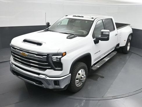 Used 2025 Chevrolet Silverado 3500 LTZ w/ LTZ Plus Package AWD/4WD image 36