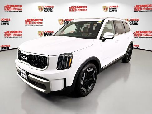 Used 2023 Kia Telluride EX w/ EX Captain's Chair Package image 15