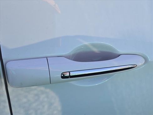 Used 2020 Chrysler Pacifica Touring w/ Advanced Safetytec Group image 8