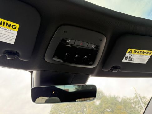 New 2026 Volvo EX30 Cross Country Ultra image 17