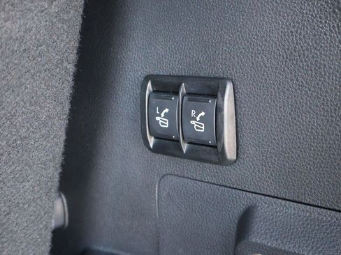 Certified 2025 Toyota Sequoia Platinum AWD/4WD image 24