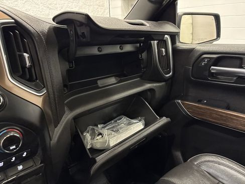 Used 2019 Chevrolet Silverado 1500 High Country AWD/4WD image 34