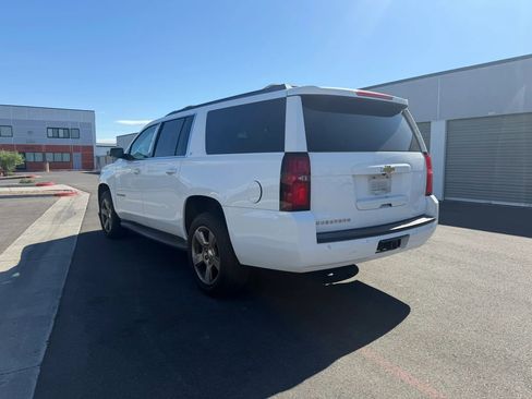 Used 2015 Chevrolet Suburban LT w/ Luxury Package AWD/4WD image 4