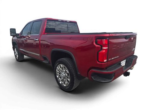 Used 2025 Chevrolet Silverado 2500 High Country w/ Technology Package AWD/4WD image 3
