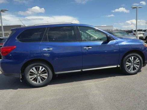 Used 2017 Nissan Pathfinder SV AWD/4WD image 9