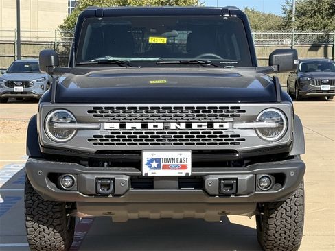 New 2025 Ford Bronco Badlands image 32